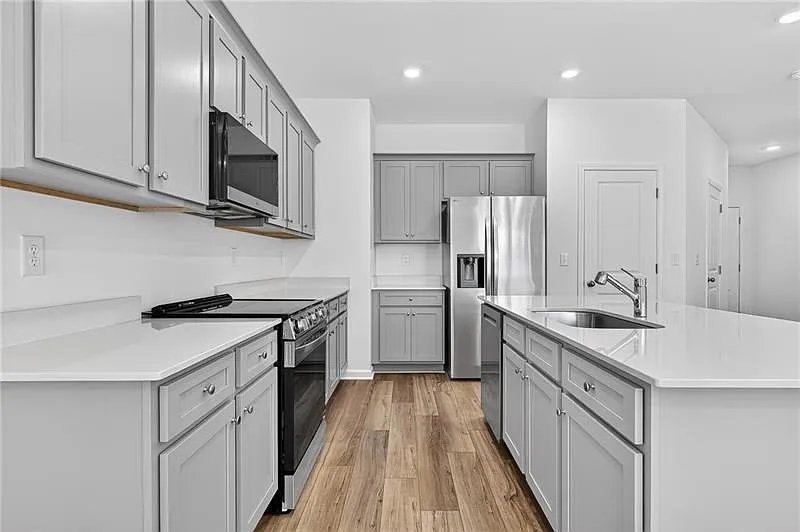 3 bed, 2.5 bath, 1831 sqft, $2,300 — Photo 4