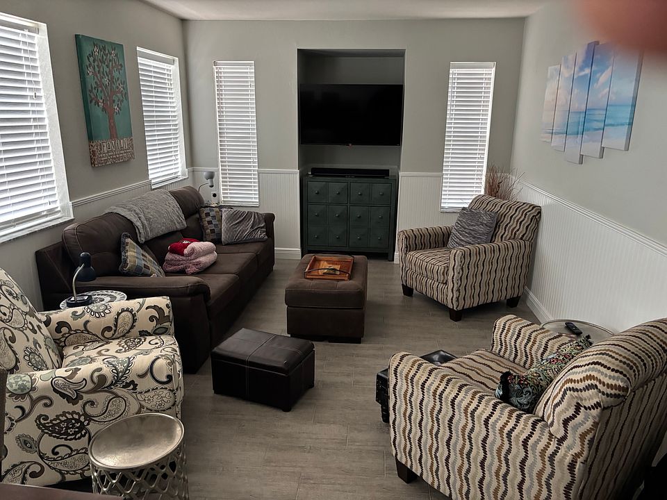 1st image of 168 SW Peacock Blvd #202