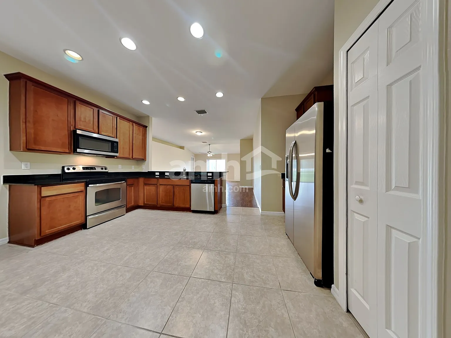 4 bed, 2.0 bath, 1574 sqft, $2,225 — Photo 4