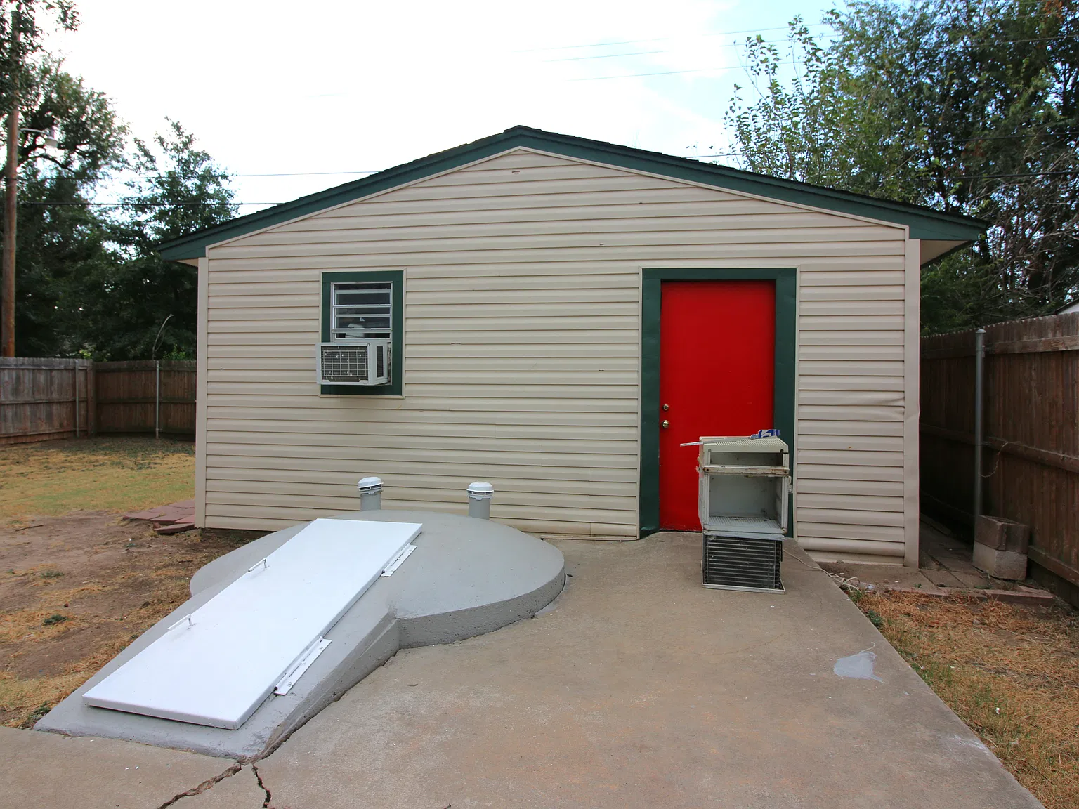 3 bed, 1185 sqft, $1,350 — Photo 2