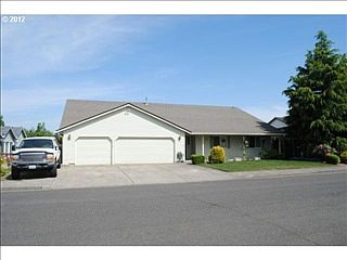 1st image of 807 NE 167th Ave