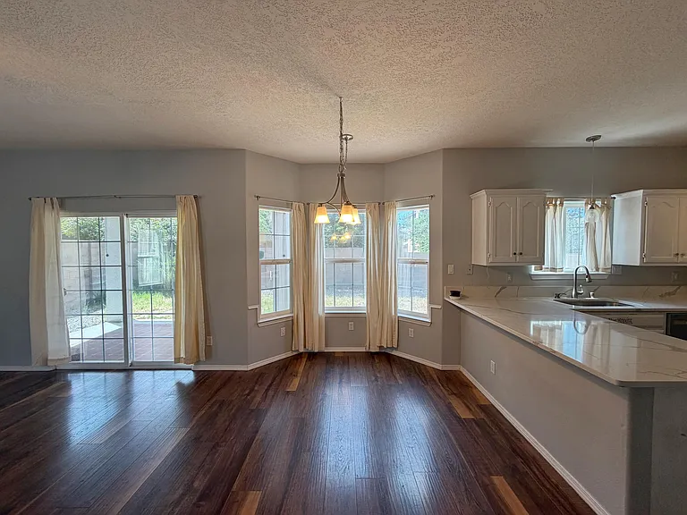 7300 Tricia Rd NE — Photo 11