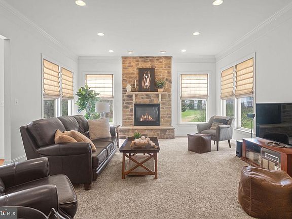 2nd image of 4045 Cray Dr