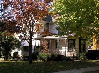 903 N Paddock Ave, Ashton, IL 61006