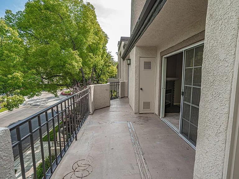 24109 Del Monte Dr #466 — Photo 14