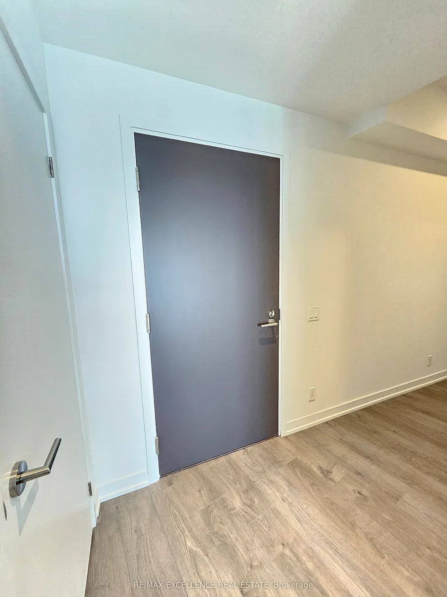 Building Photo - 39 Mary St #2803