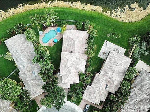 2nd image of 2477 Bay Isle Ct