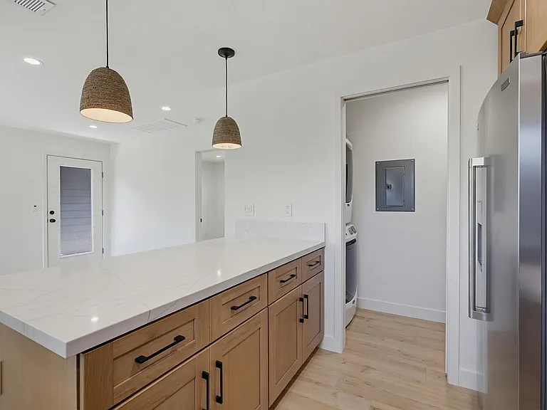 2036 Pomona Ave #C — Photo 8
