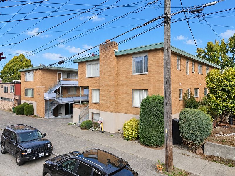 2nd image of 6550 Greeenwood Avenue N