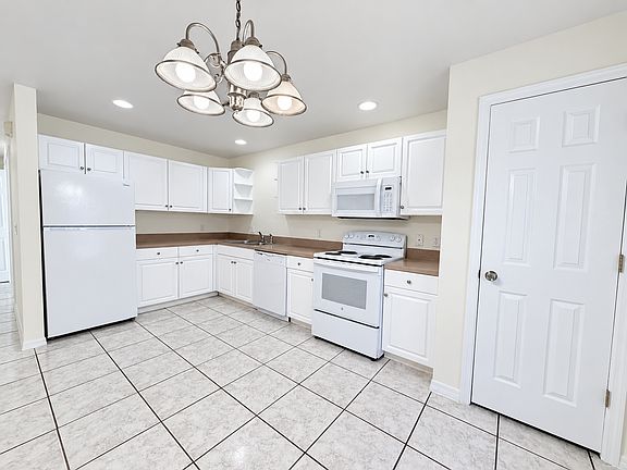 5th image of 4737 28th St SW