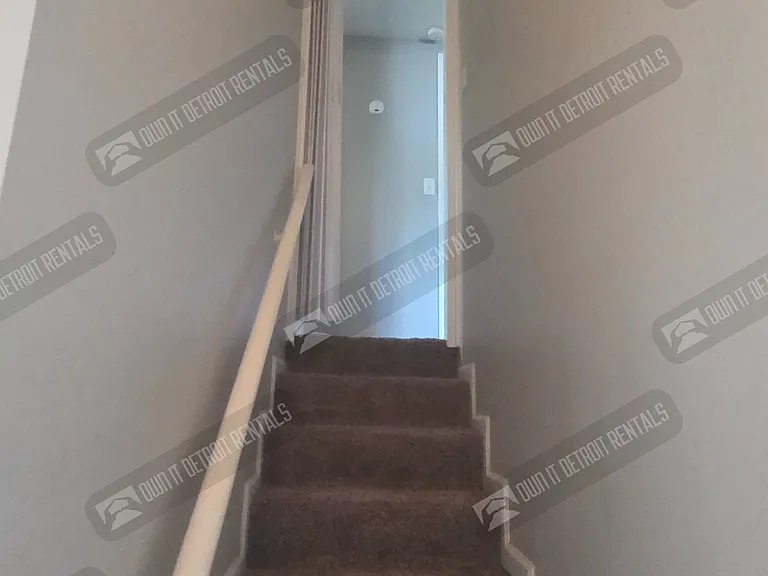 22889 Oakwood Ave — Photo 15