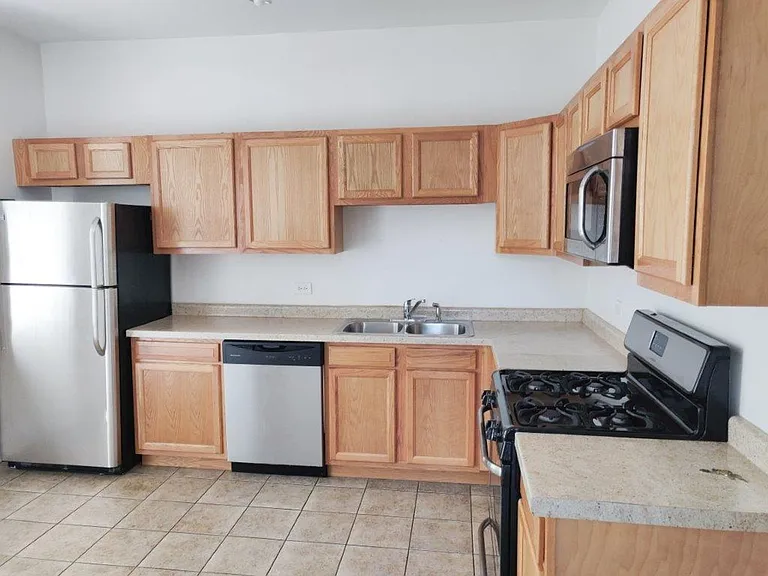 3909 W Schubert Ave — Photo 6