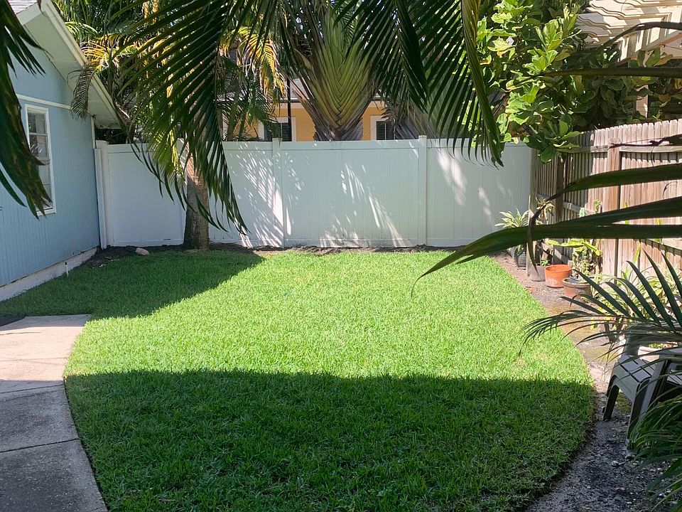 1st image of 1405 W De Leon St