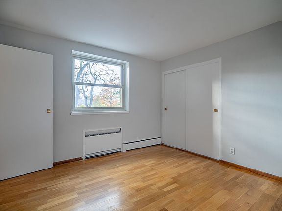 2nd image of 1954 Delaware Ave APT 4