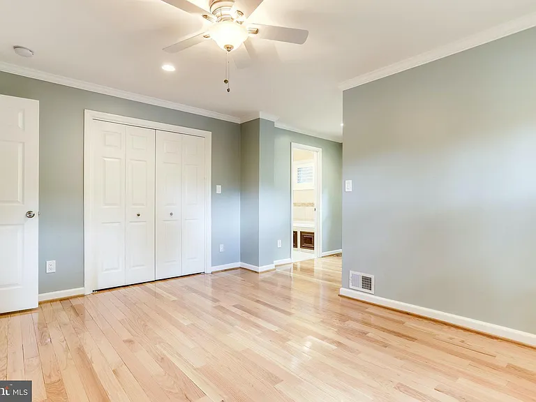 4894 Williamsburg Blvd — Photo 17