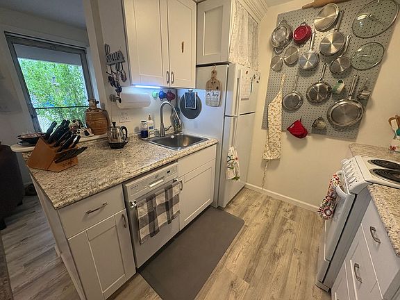 4th image of 107 W Simpson St APT 3
