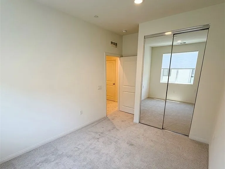 5868 Linden 6 #6 — Photo 4