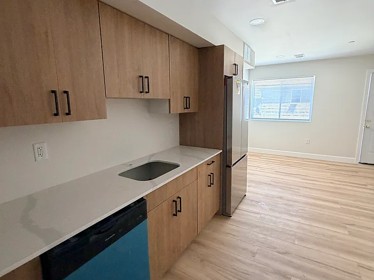44 Warner St #B11 — Photo 5