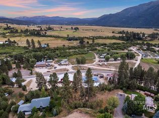 22 Packer John Dr, Garden Valley, ID 83622