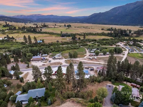 22 Packer John Dr, Garden Valley, ID 83622