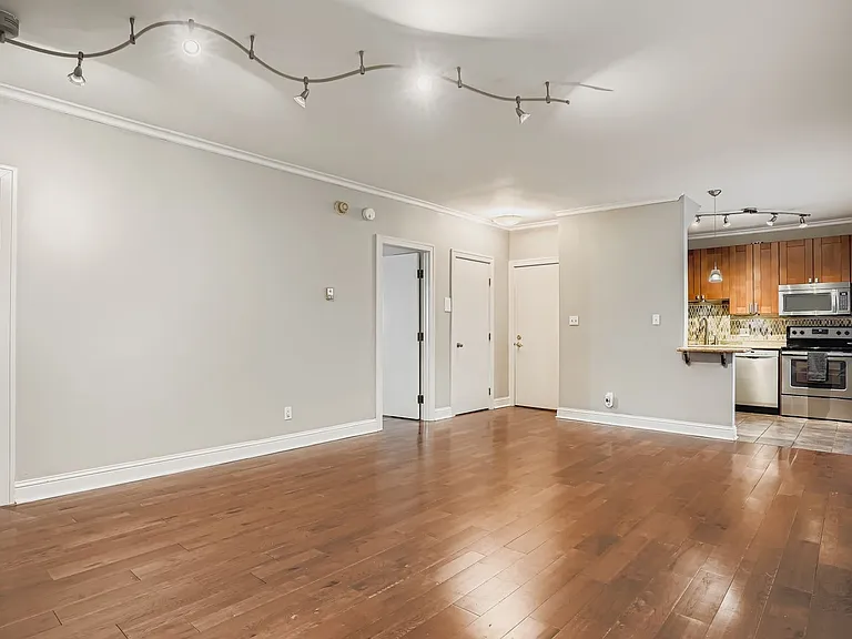 960 N Sherman St #1B — Photo 12