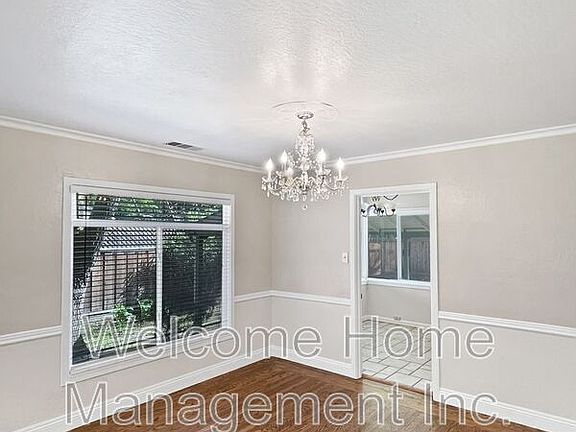 5th image of 2561 Olympic Blvd