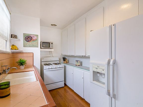 Front Unit (2 bed 1 bath) 