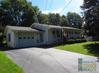 149 Victoria Dr, Utica, NY 13501