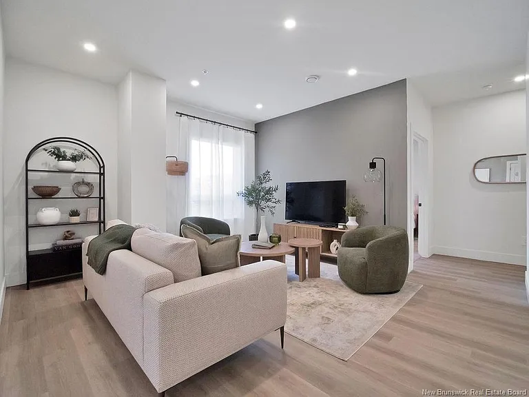 1333 Main St #305 — Photo 3