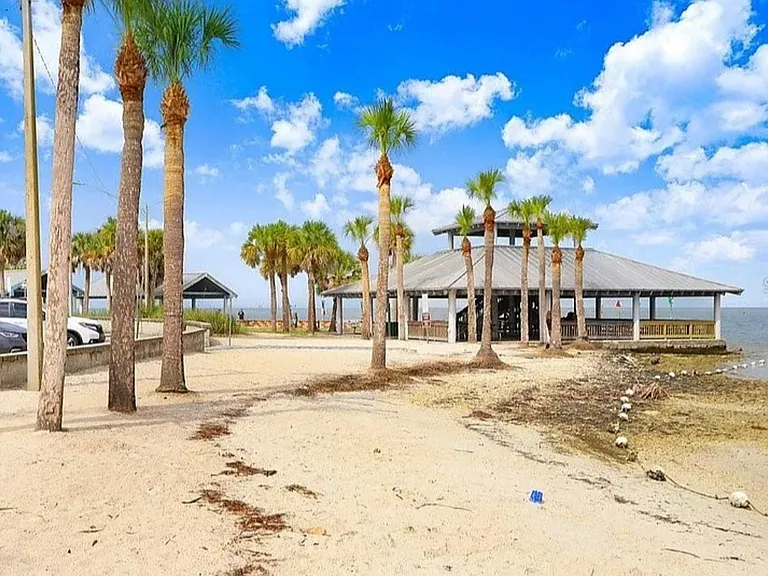 14610 Coral Dr — Photo 3