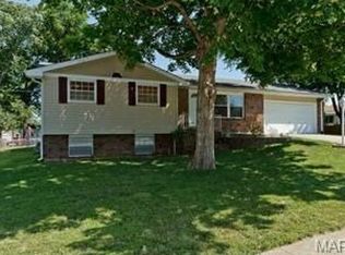 613 Maran Dr, Saint Charles, MO 63301
