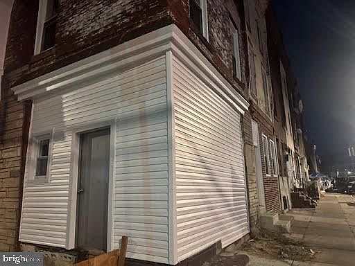4th image of 1645 W Huntingdon St