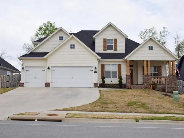 6402 S 63rd St, Rogers, AR 72758