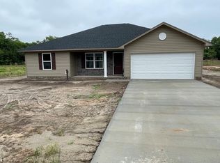 104 Elmwood Ave, Pinewood, SC 29125