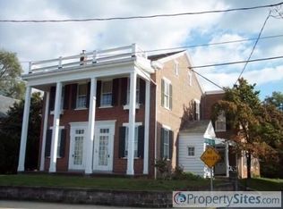 11 Marietta Ave, Mount Joy, PA 17552