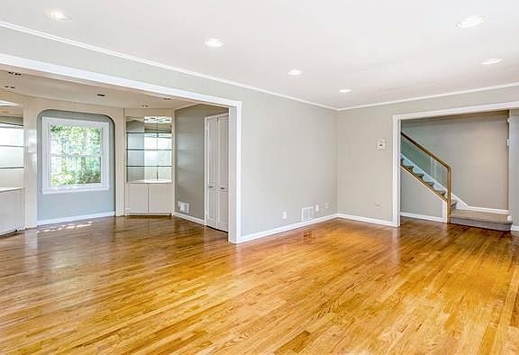 4th image of 74 Tuckahoe Ave