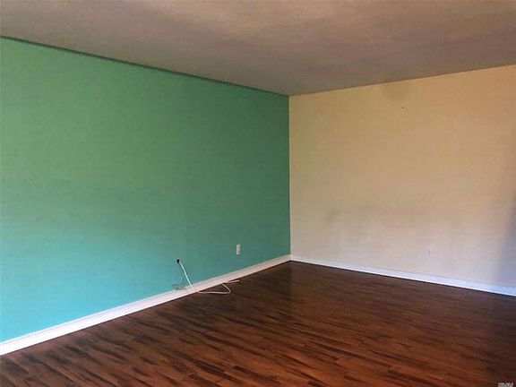 2nd image of 200 Springmeadow Dr Unit I