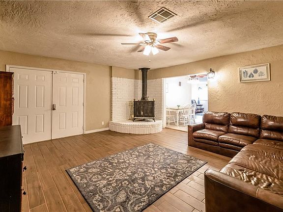 3rd image of 120 Ramsey Dr