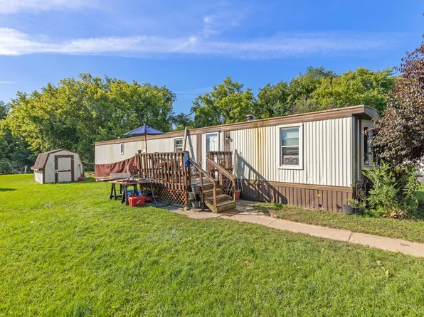 8779 Country View Dr NW, Sparta, MI 49345