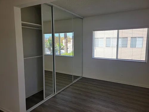 Floor plan 1 Bed 1.5 Bath/Den
