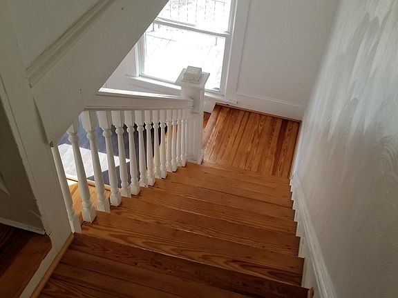4th image of 916 Jamison Ave SE