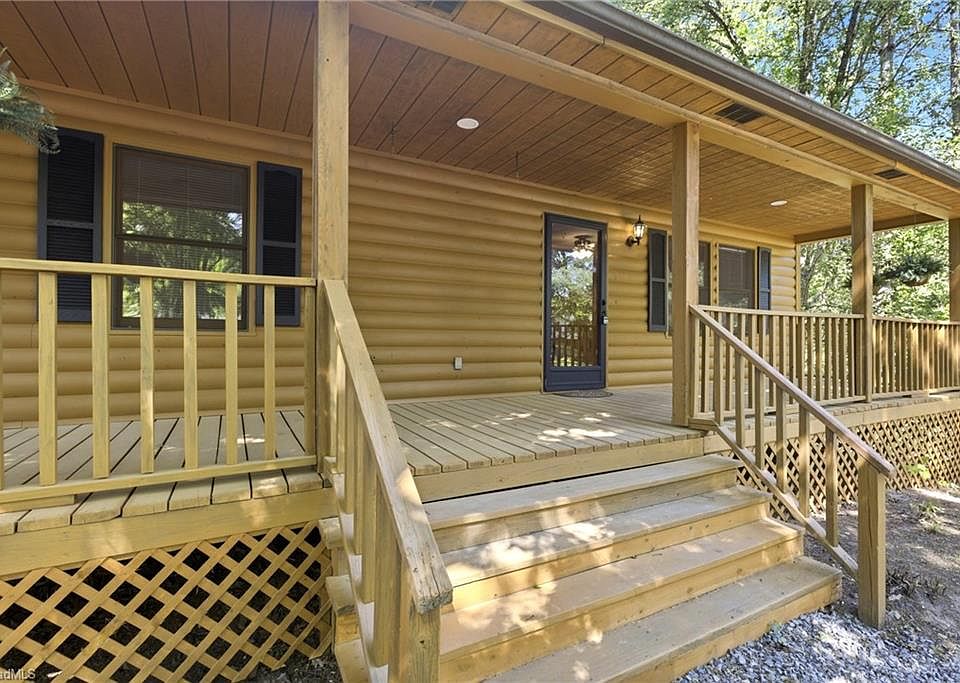 1st image of 3089 Pipers Gap Rd