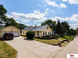 5215 Weir St, Omaha, NE 68117