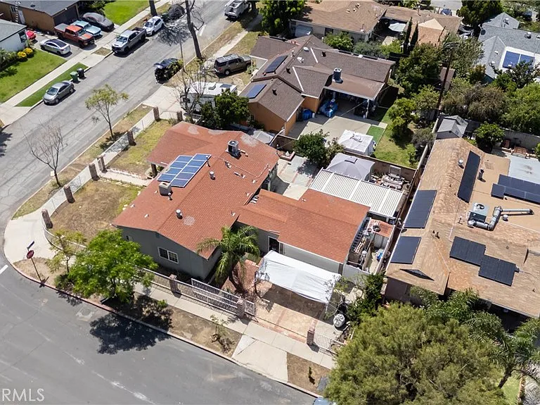 13655 Chase St — Photo 33