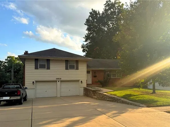 10315 W 69th St, Shawnee, KS 66203