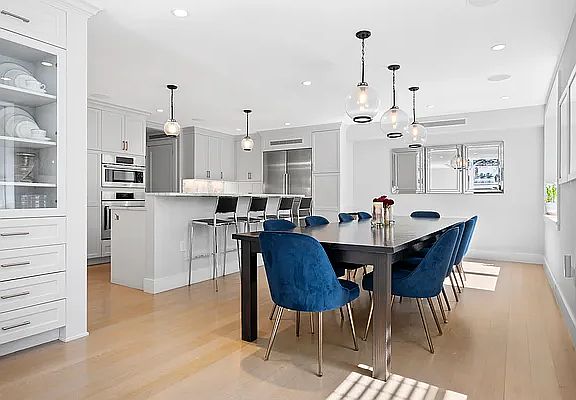 5th image of 352 W 11th St APT 4B
