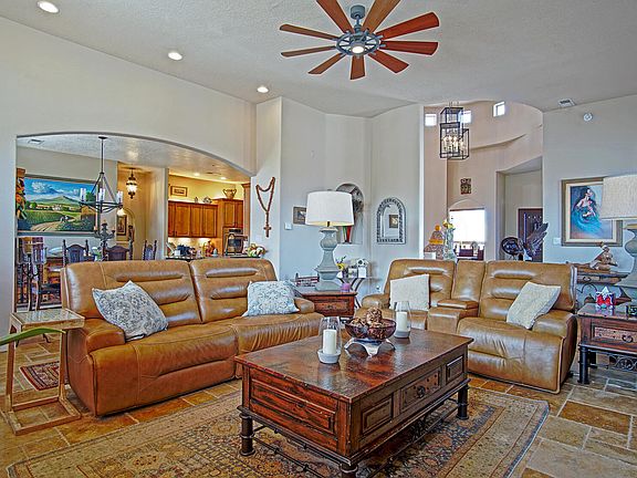 5th image of 8831 Black Oak Ct NE
