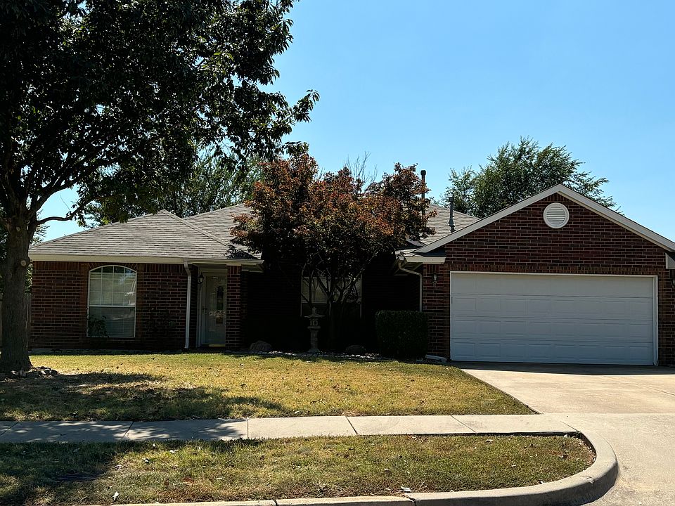 1st image of 1408 Woodcreek Dr