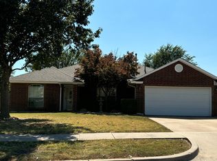 1408 Woodcreek Dr, Norman, OK 73071