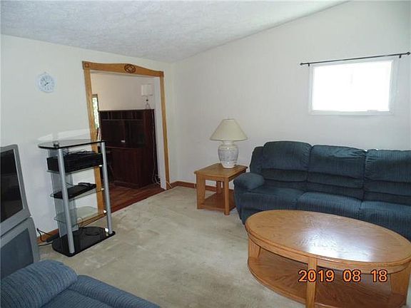 3rd image of 18 Marberth Dr